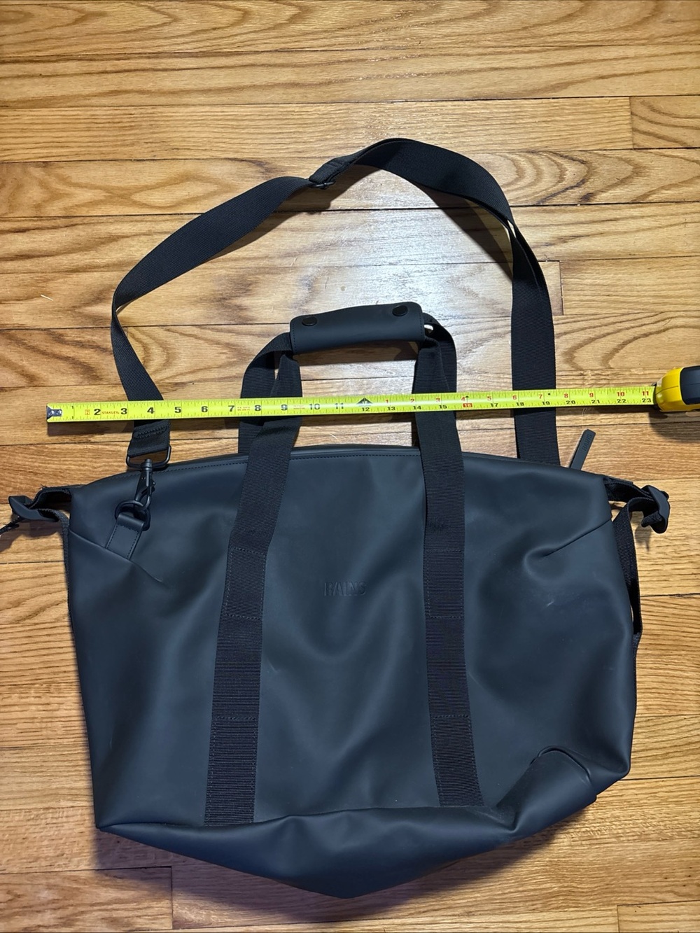 RAINS Weekend Bag, Small, Black Excellent condition 21”